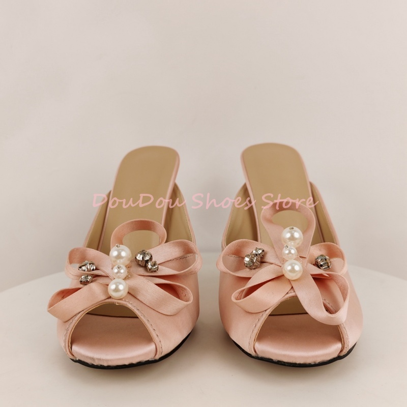 صندل نسائي مفتوح الأصابع مزين  - مراجعة Slip Dress Satin وسعره